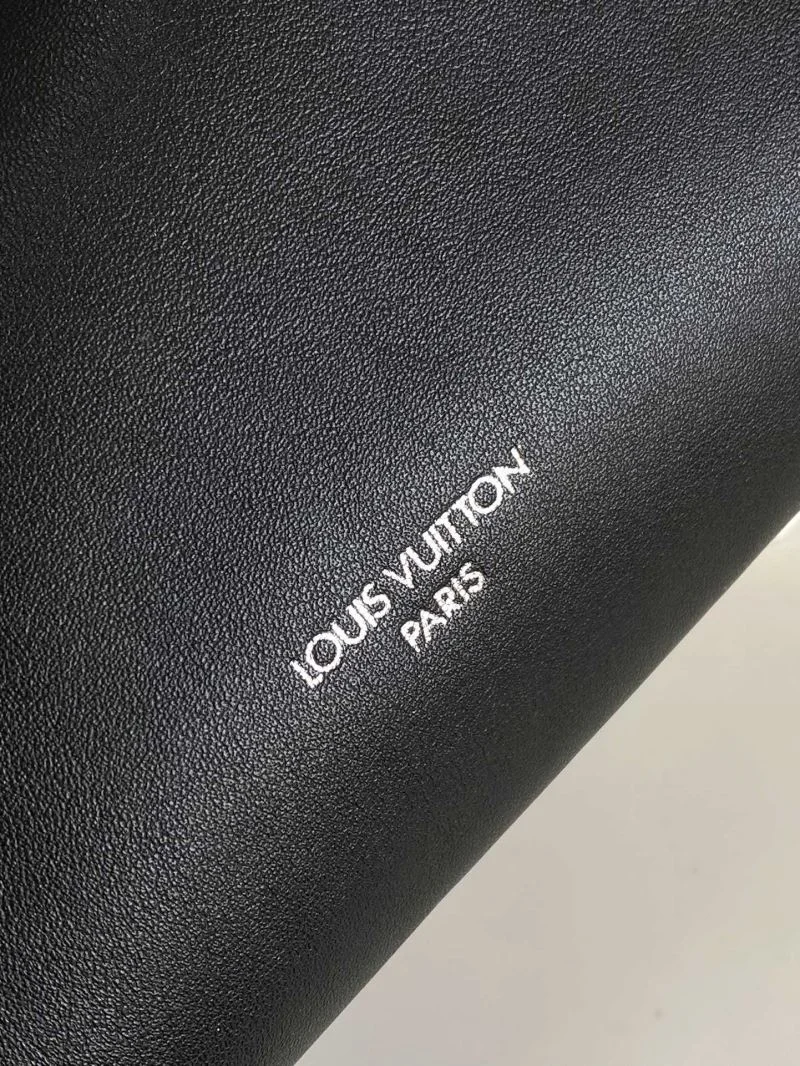 Louis Vuitton Shopping Bags Cozy 39128