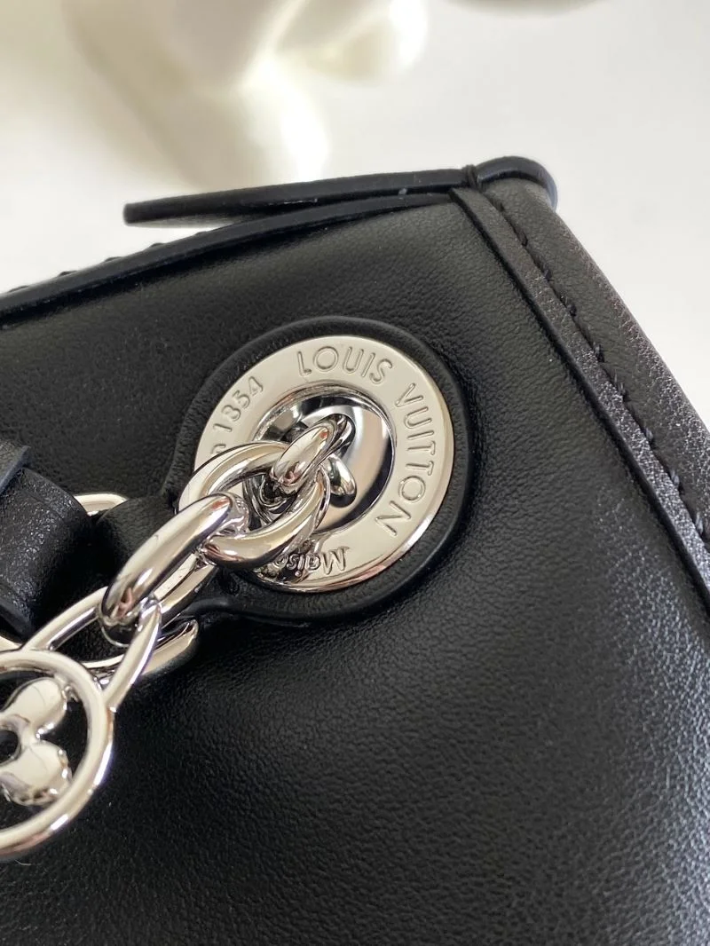 Louis Vuitton Shopping Bags Cozy 39128