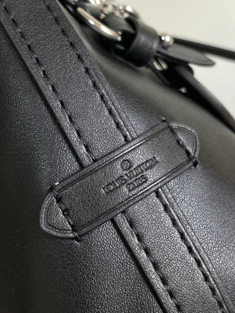 Louis Vuitton Shopping Bags Cozy 39128