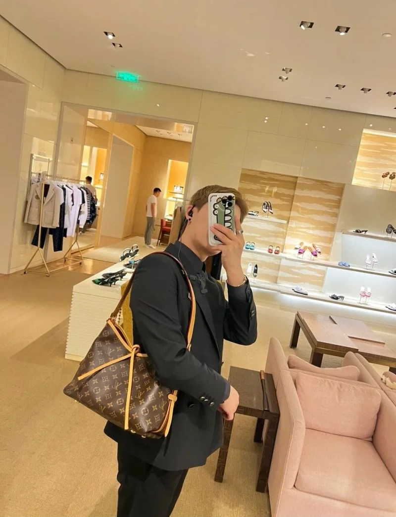 MultiPurpose Louis Vuitton Shopping Bags 39129