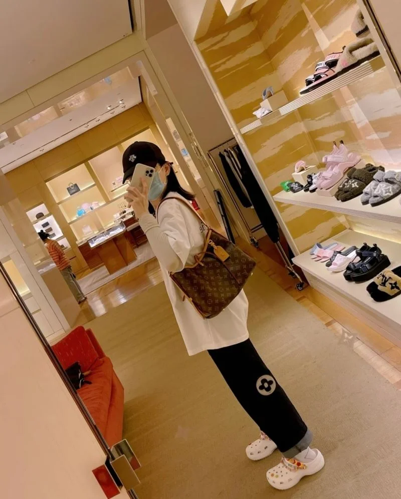MultiPurpose Louis Vuitton Shopping Bags 39129