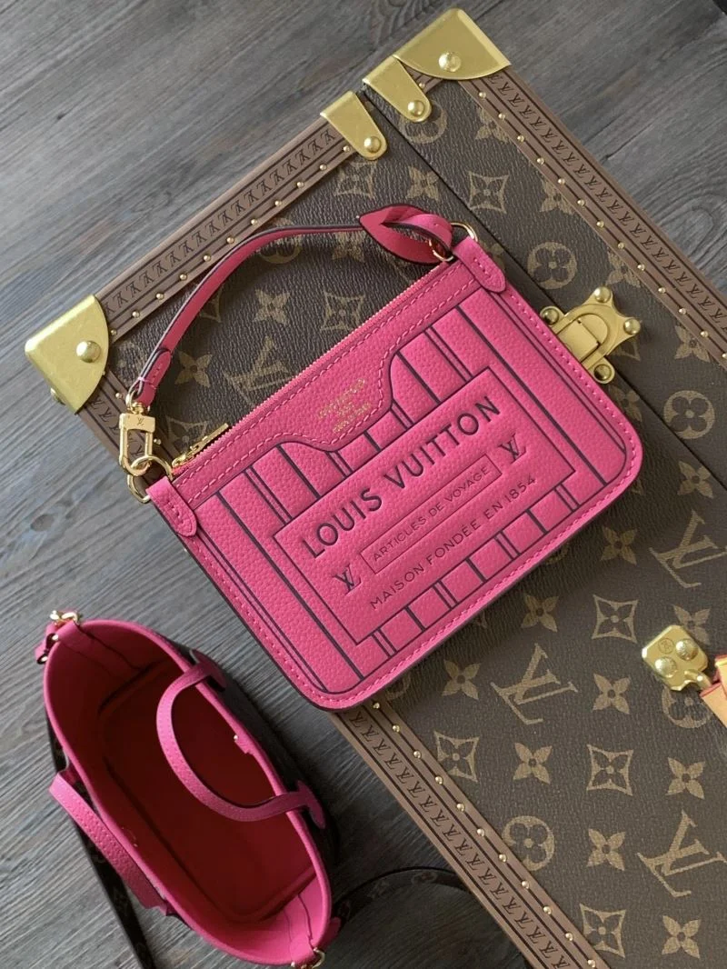 Louis Vuitton Shopping Bags Sleek 39122
