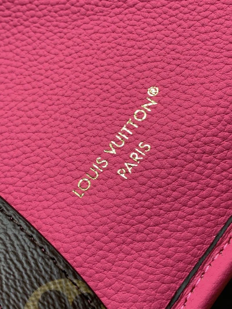 Louis Vuitton Shopping Bags Sleek 39122