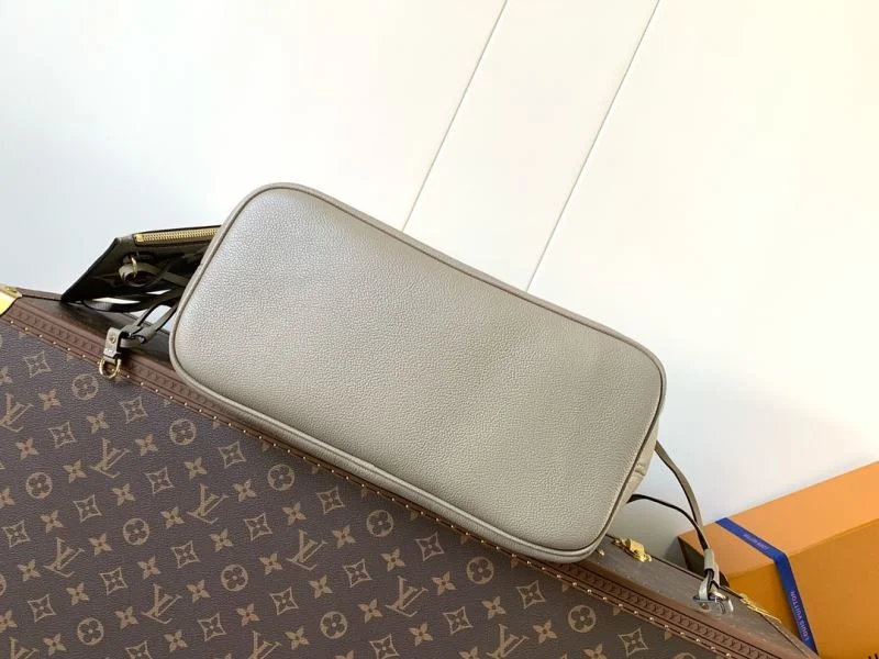 WeatherProof Louis Vuitton Shopping Bags 39142