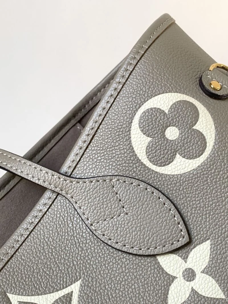WeatherProof Louis Vuitton Shopping Bags 39142