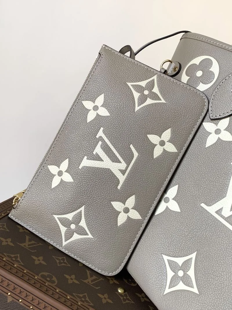 WeatherProof Louis Vuitton Shopping Bags 39142