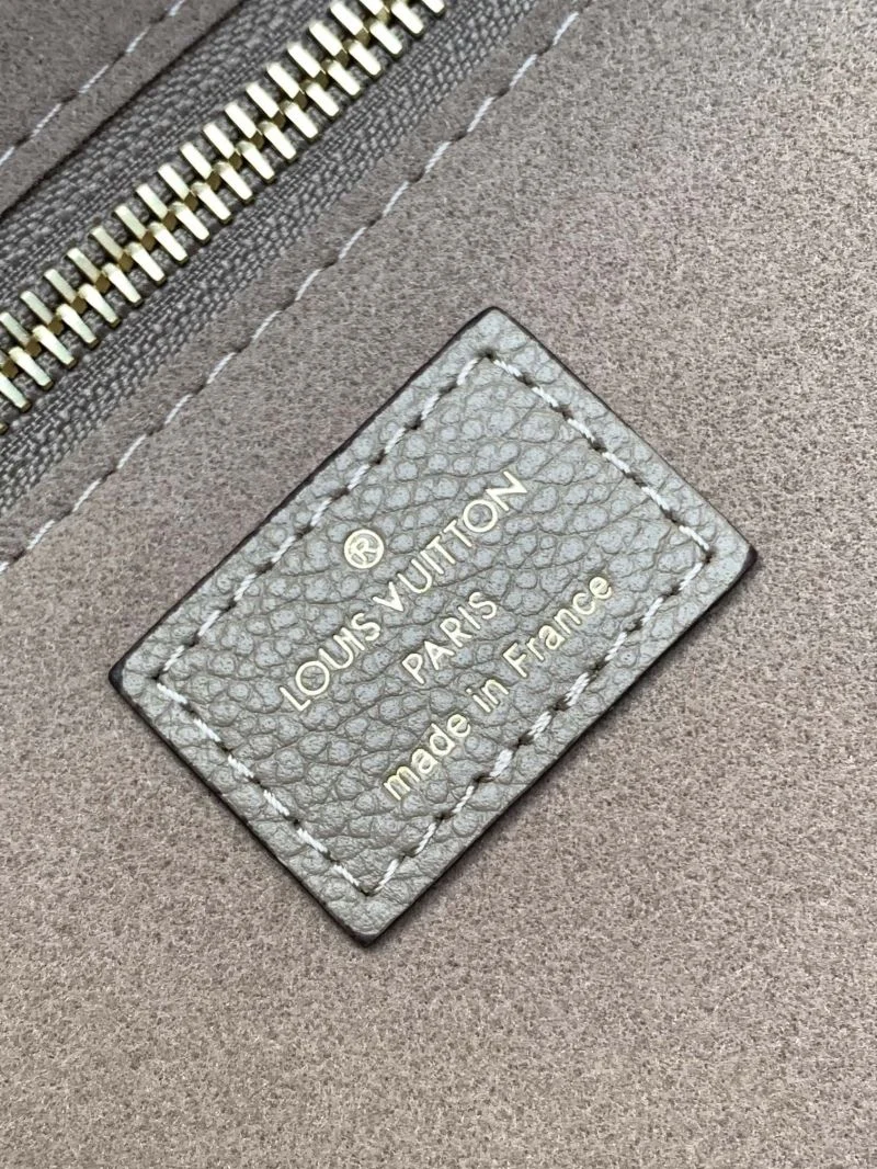 WeatherProof Louis Vuitton Shopping Bags 39142