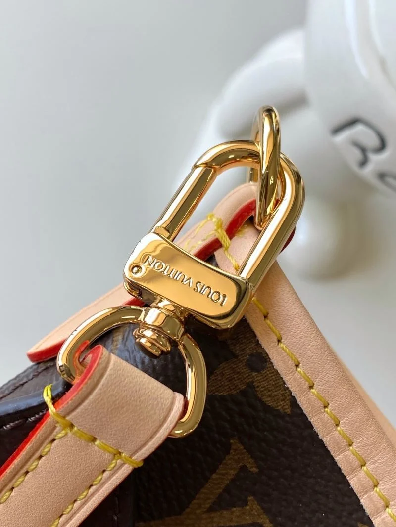 RelaxedFit Louis Vuitton Shopping Bags 38989