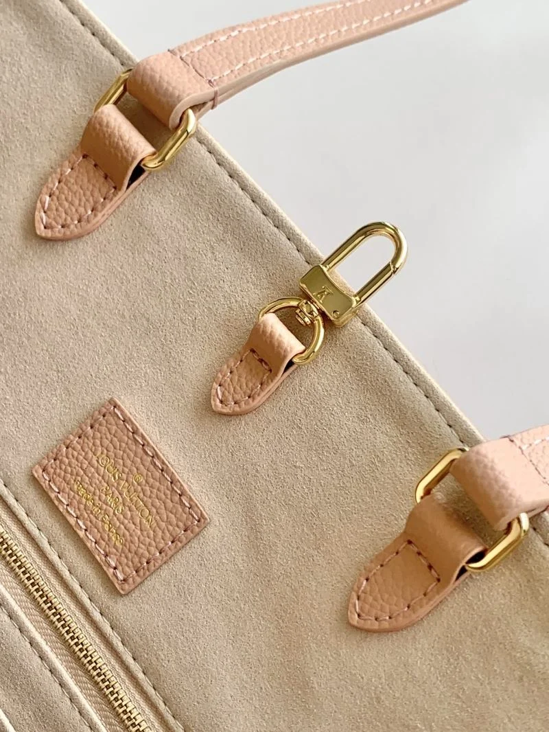 Bold Louis Vuitton Shopping Bags 38990
