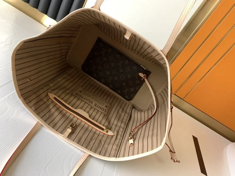 Louis Vuitton Shopping Bags EyeCatching 37606