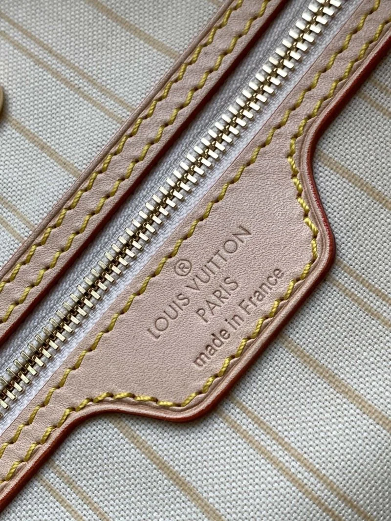 Louis Vuitton Shopping Bags Lightweight 39004