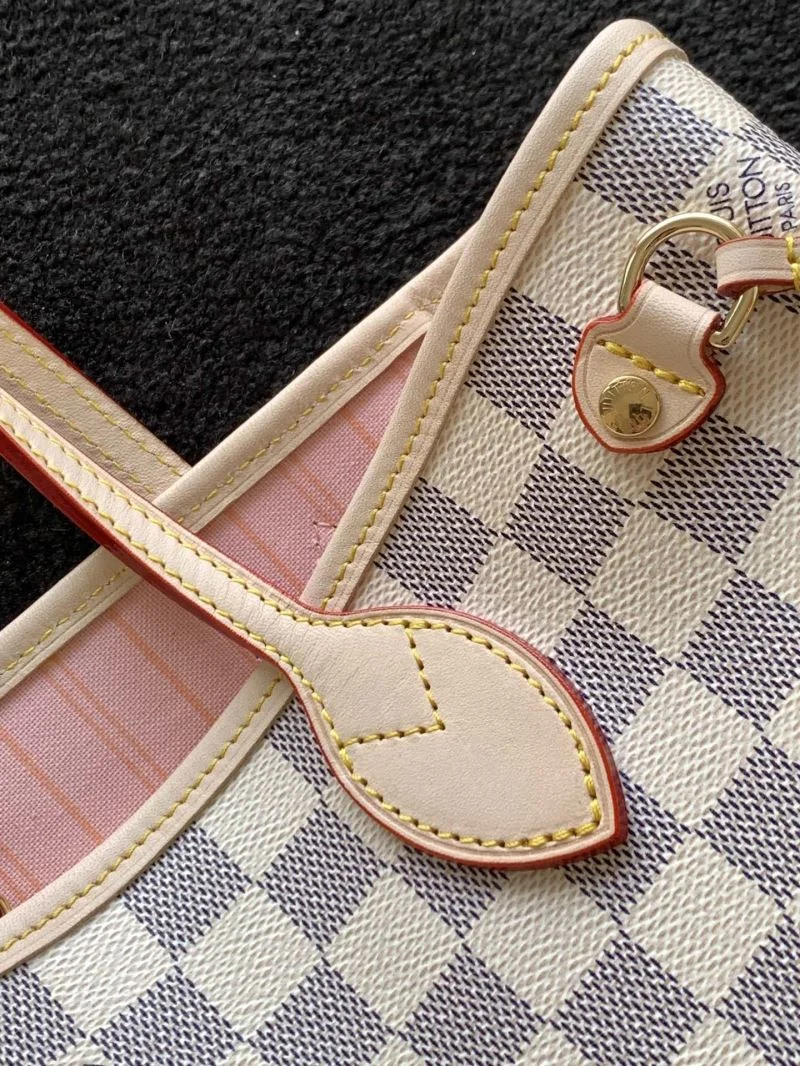 WaterResistant Louis Vuitton Shopping Bags 38959