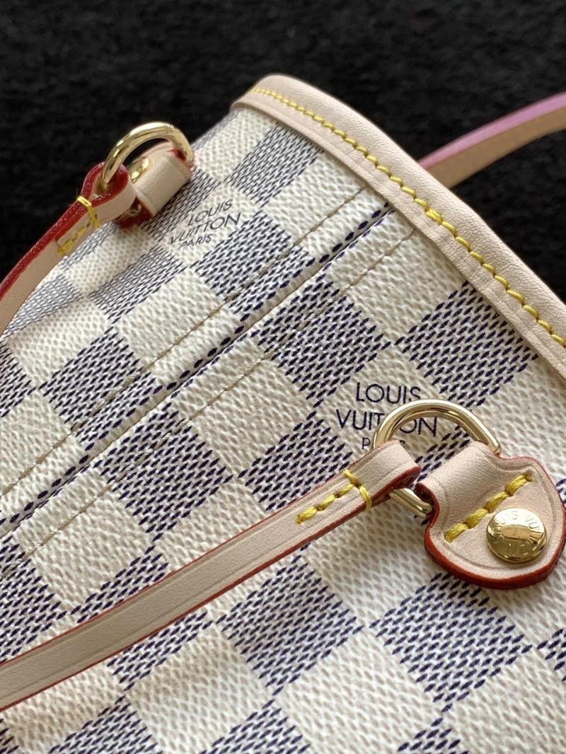 WaterResistant Louis Vuitton Shopping Bags 38959