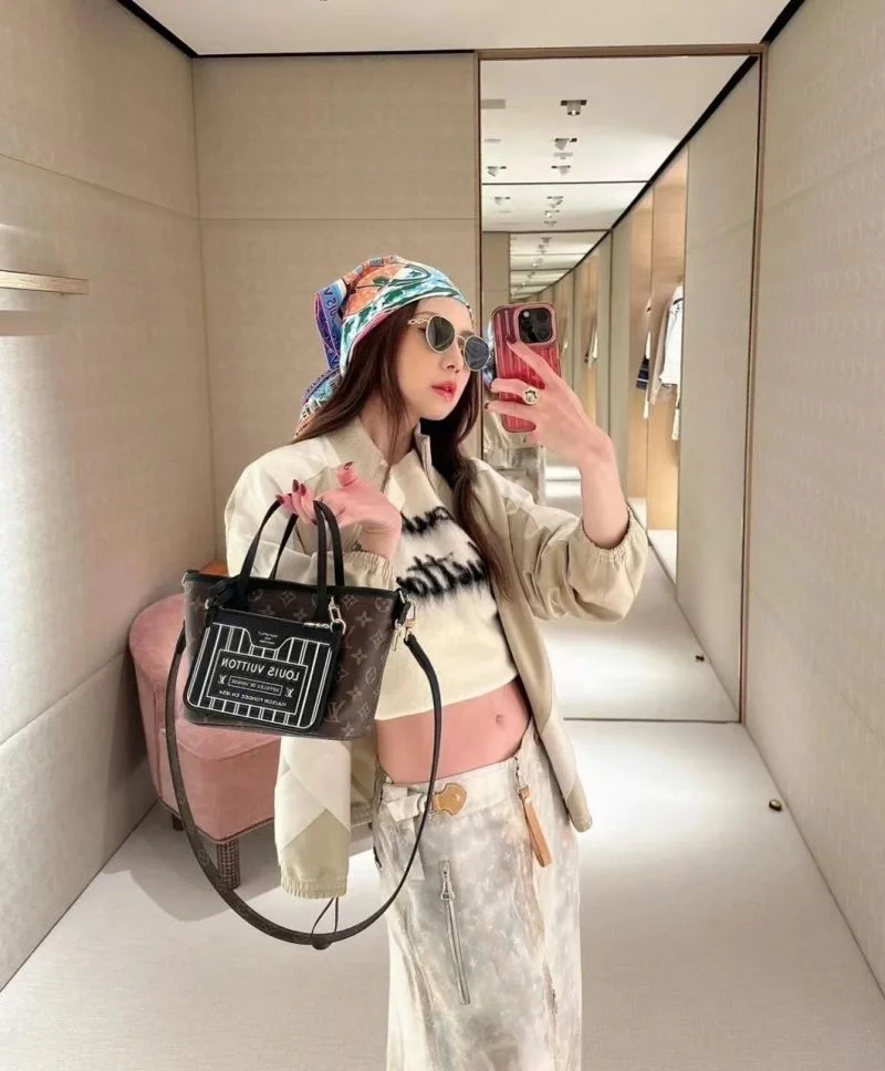 Louis Vuitton Shopping Bags Elegant 38874