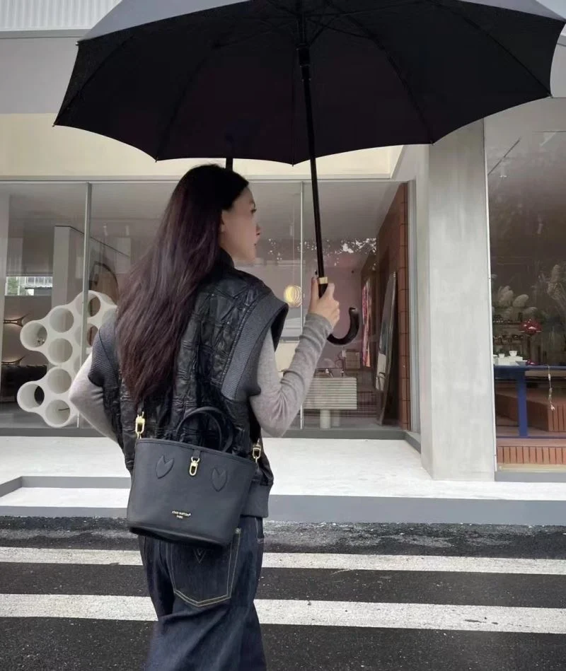 Louis Vuitton Shopping Bags Elegant 38874