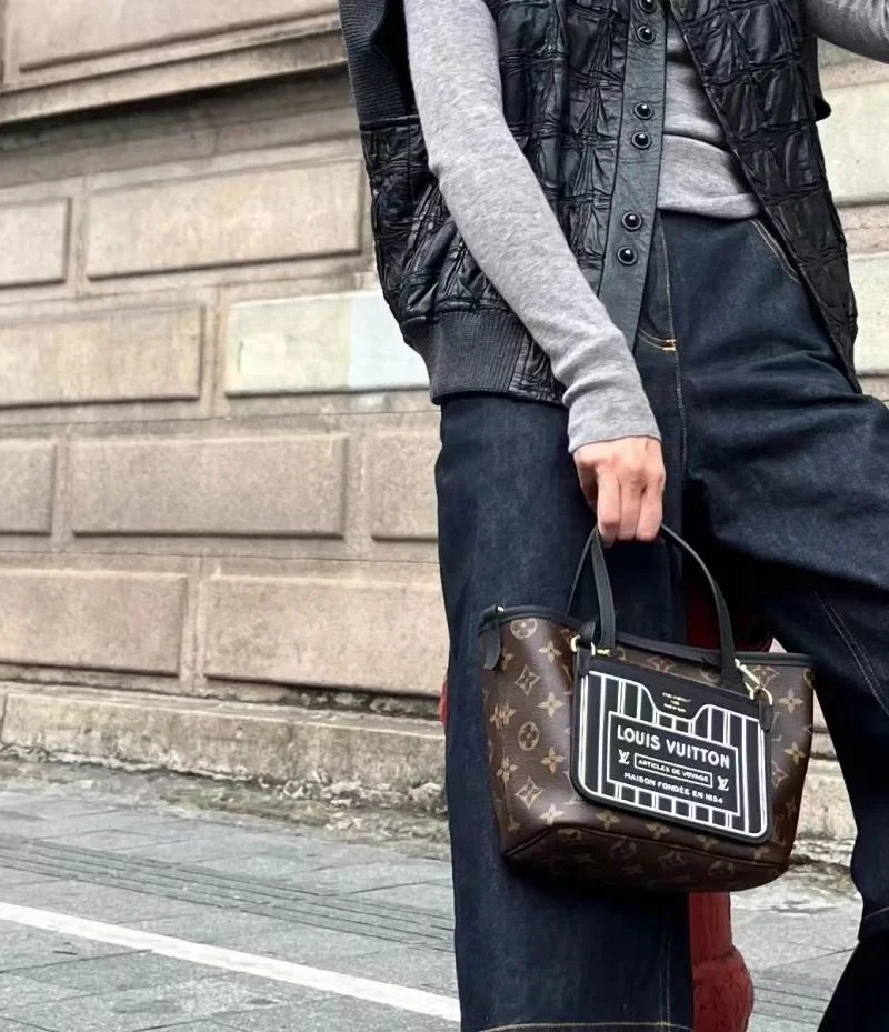 Louis Vuitton Shopping Bags Elegant 38874