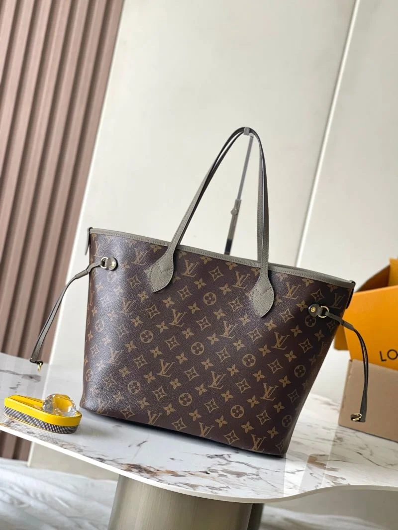 WaterResistant Louis Vuitton Shopping Bags 38890