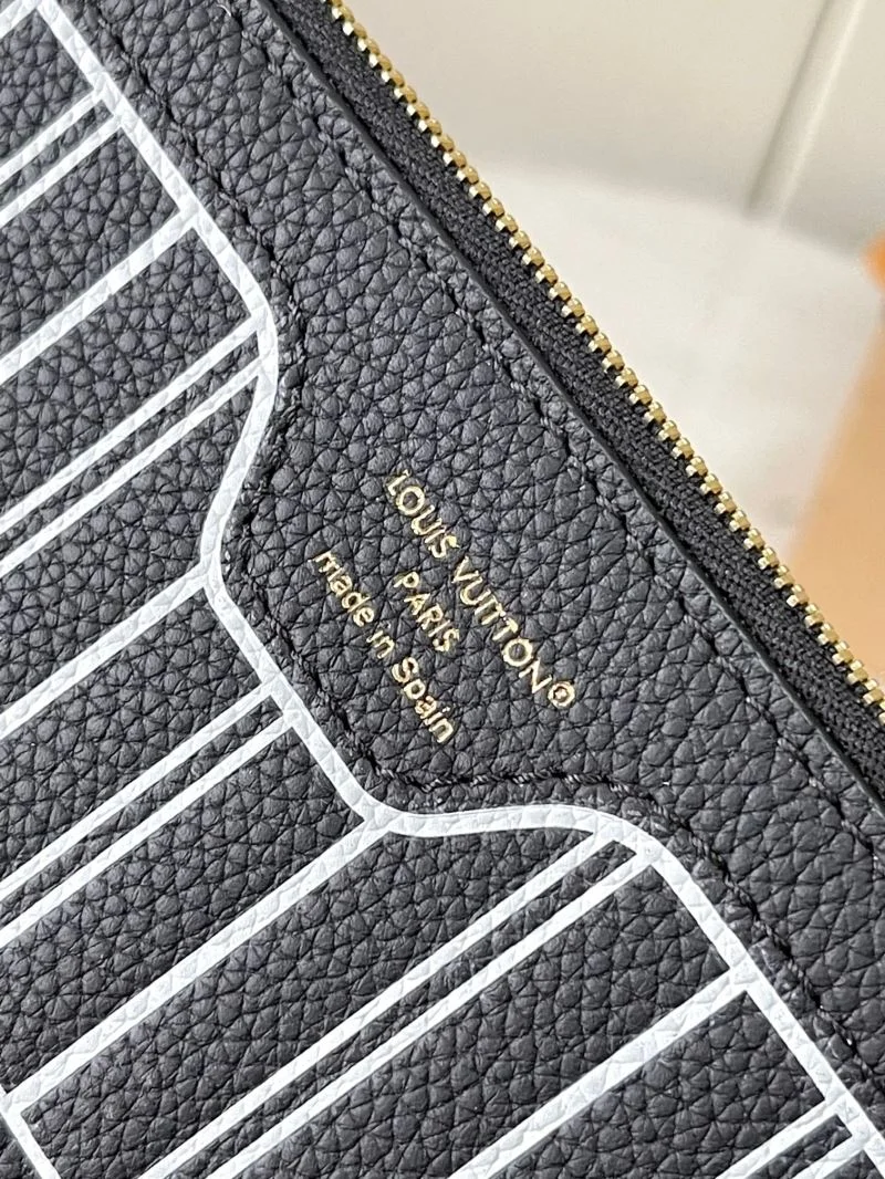 Louis Vuitton Shopping Bags Comfortable 38858