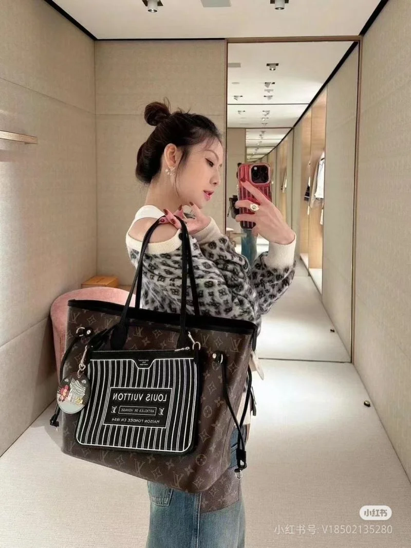 Louis Vuitton Shopping Bags Comfortable 38858