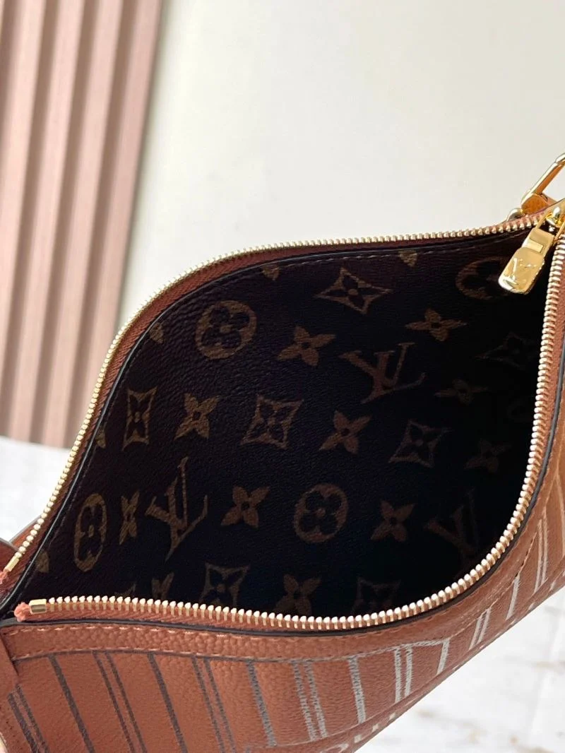 Soft Louis Vuitton Shopping Bags 38870