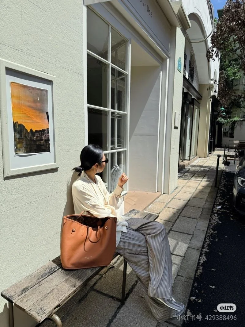 Soft Louis Vuitton Shopping Bags 38870