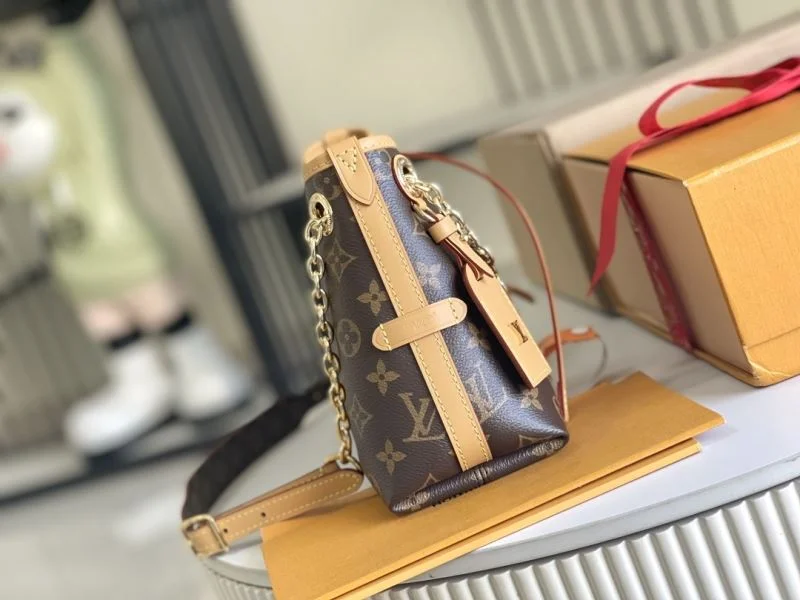 Flexible Louis Vuitton Shopping Bags 38839