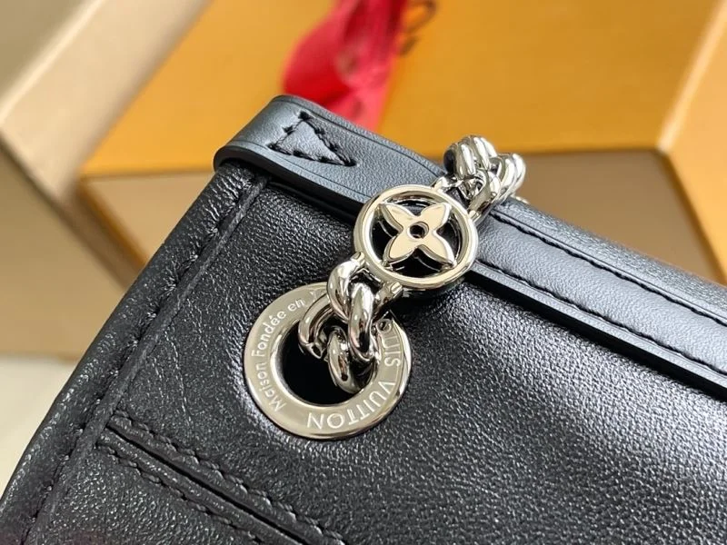 Louis Vuitton Shopping Bags Unisex 38843