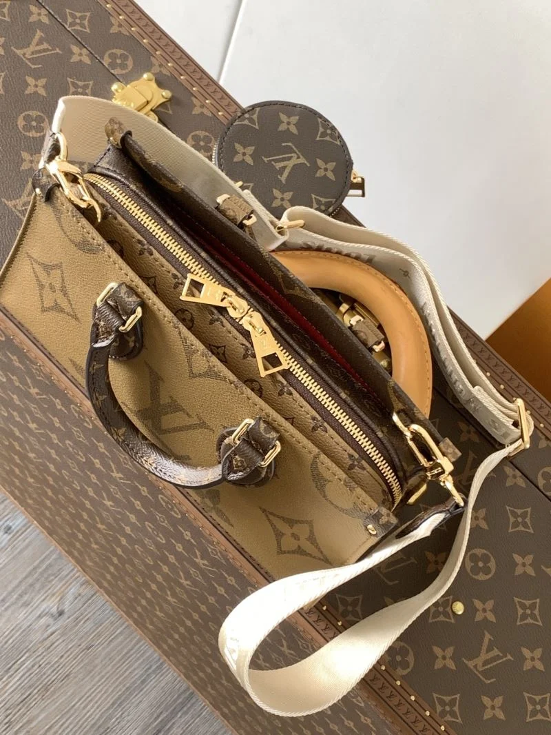 Compact Louis Vuitton Shopping Bags 38845