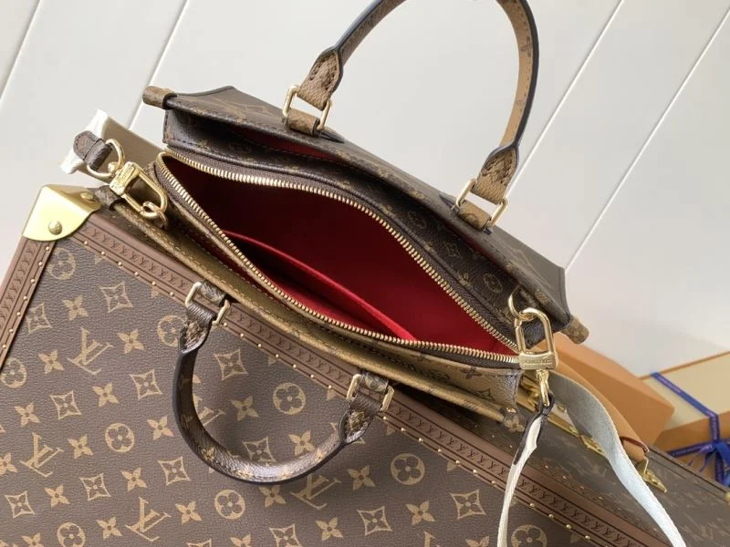 Compact Louis Vuitton Shopping Bags 38845