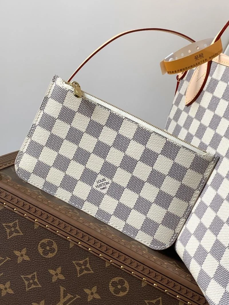Breathable Louis Vuitton Shopping Bags 38836