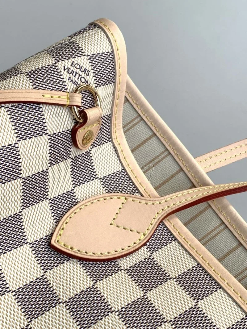 Breathable Louis Vuitton Shopping Bags 38836