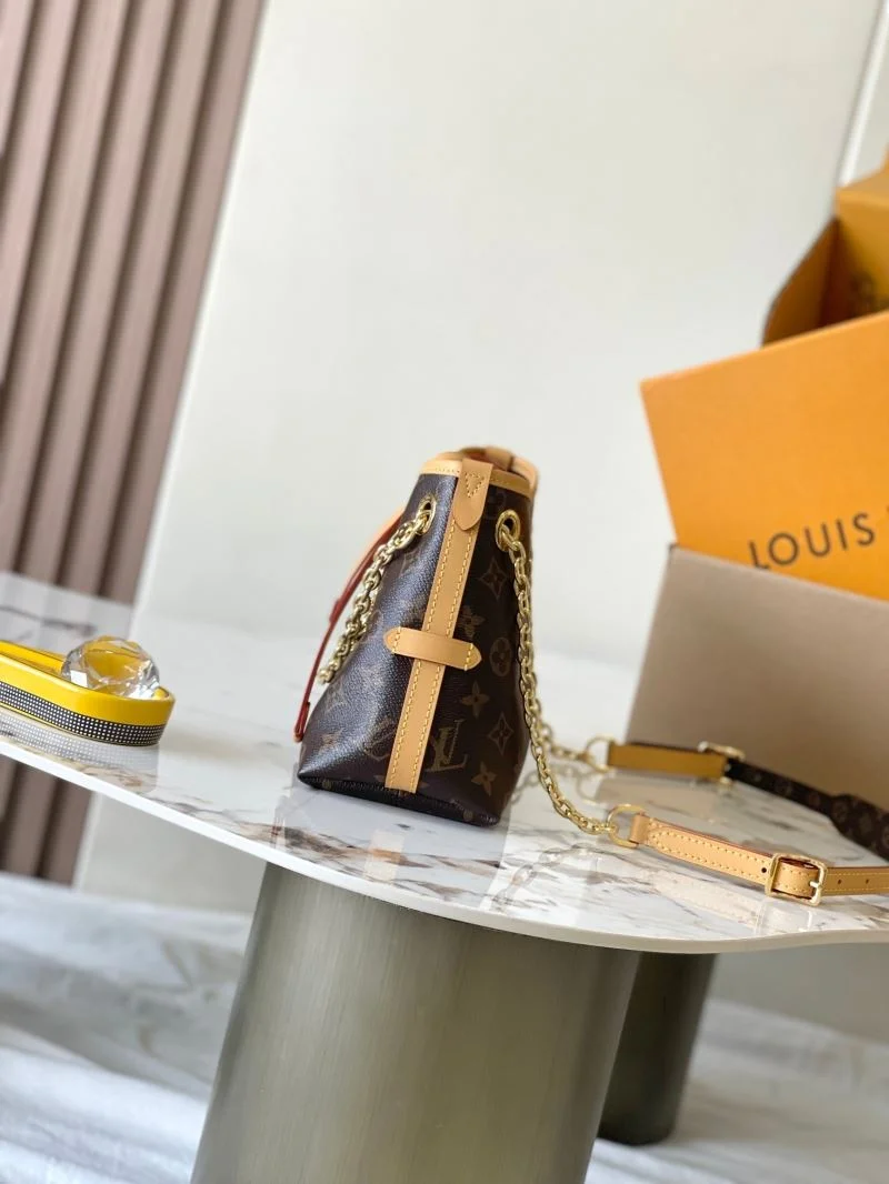 Breathable Louis Vuitton Shopping Bags 38805