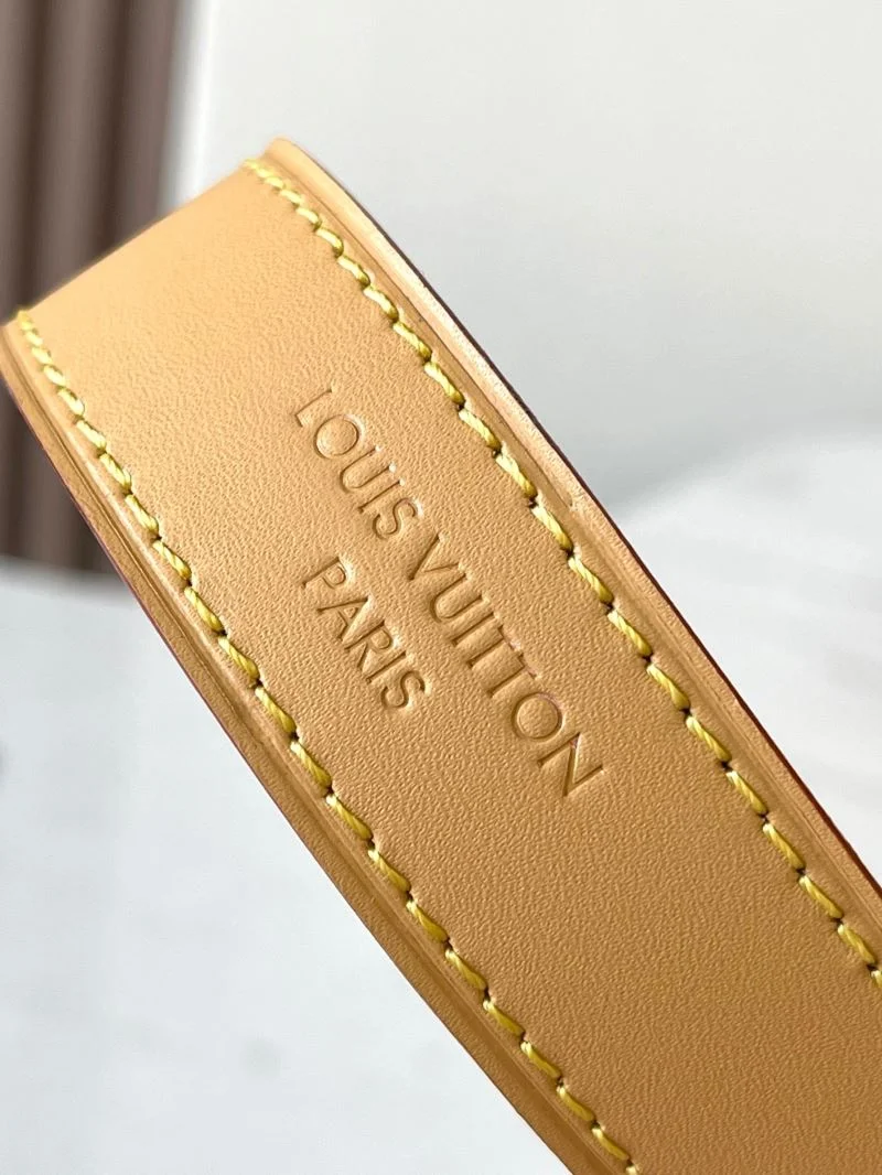 Breathable Louis Vuitton Shopping Bags 38805