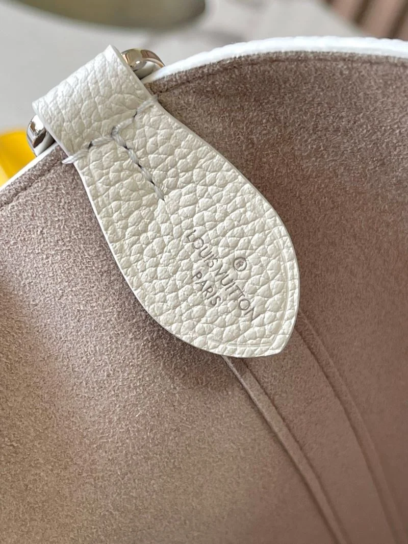 Versatile Louis Vuitton Shopping Bags 38794