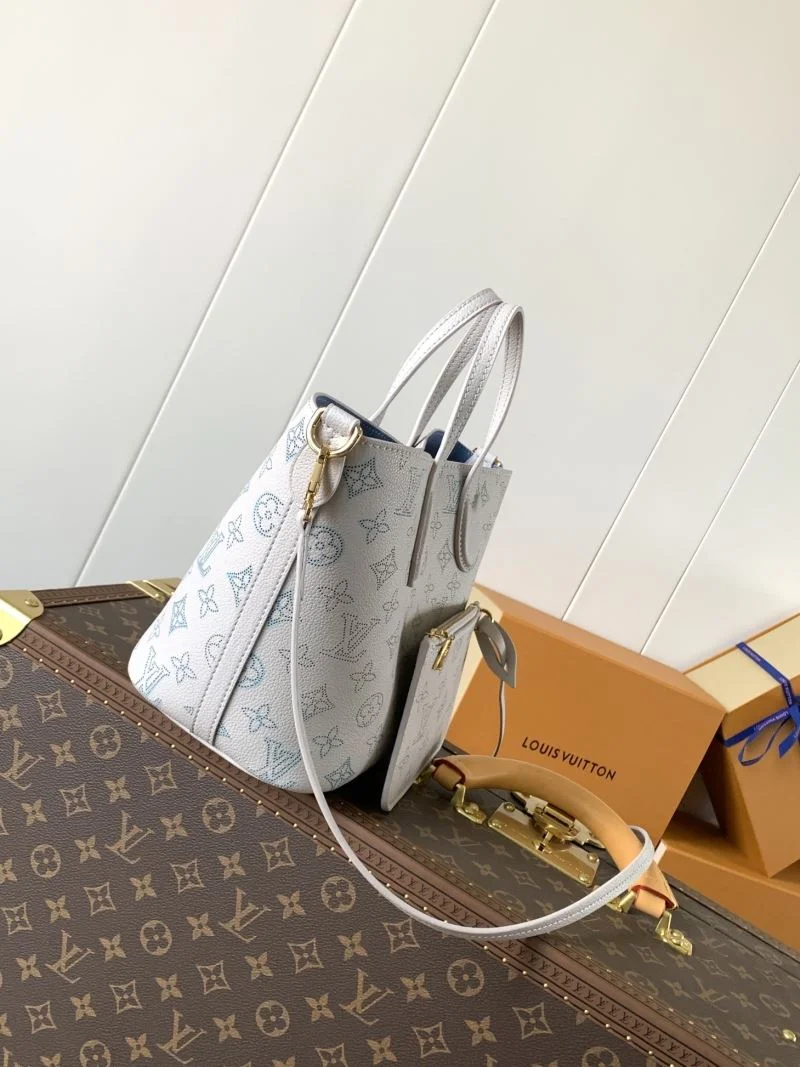 Louis Vuitton Shopping Bags Bold 38812