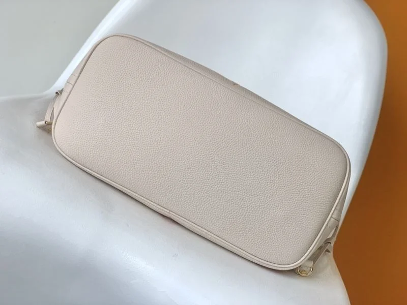 Louis Vuitton Shopping Bags Sleek 38820