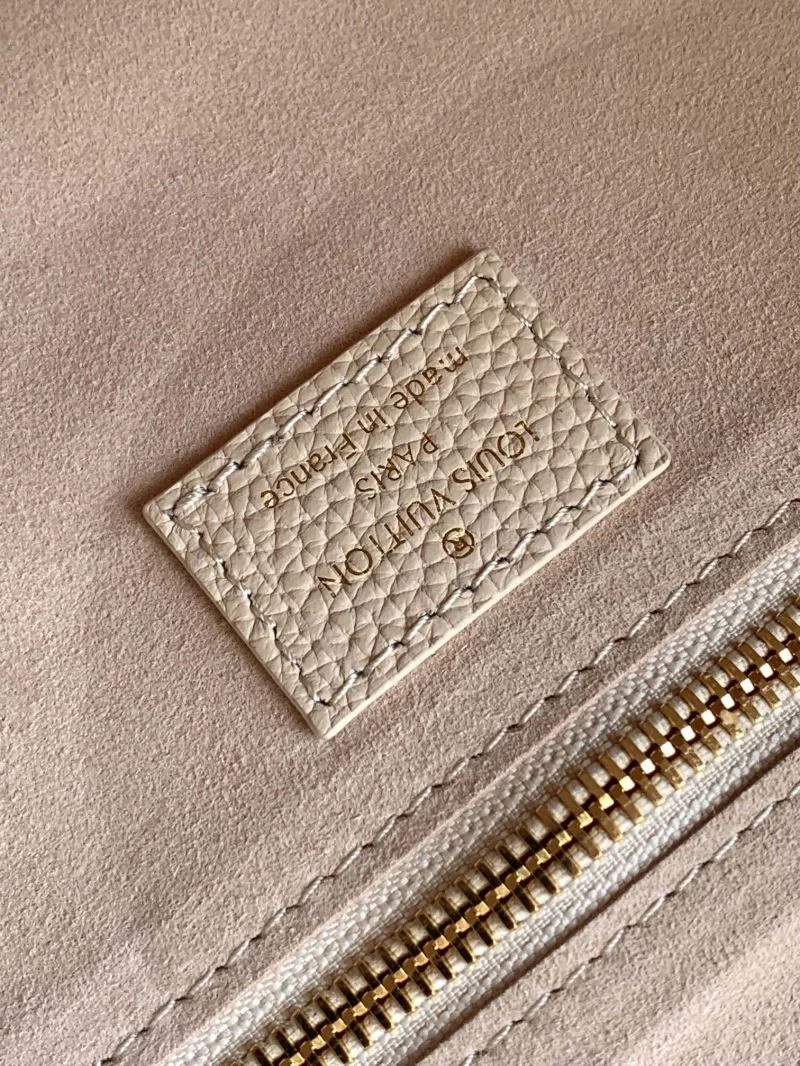 Louis Vuitton Shopping Bags Sleek 38820