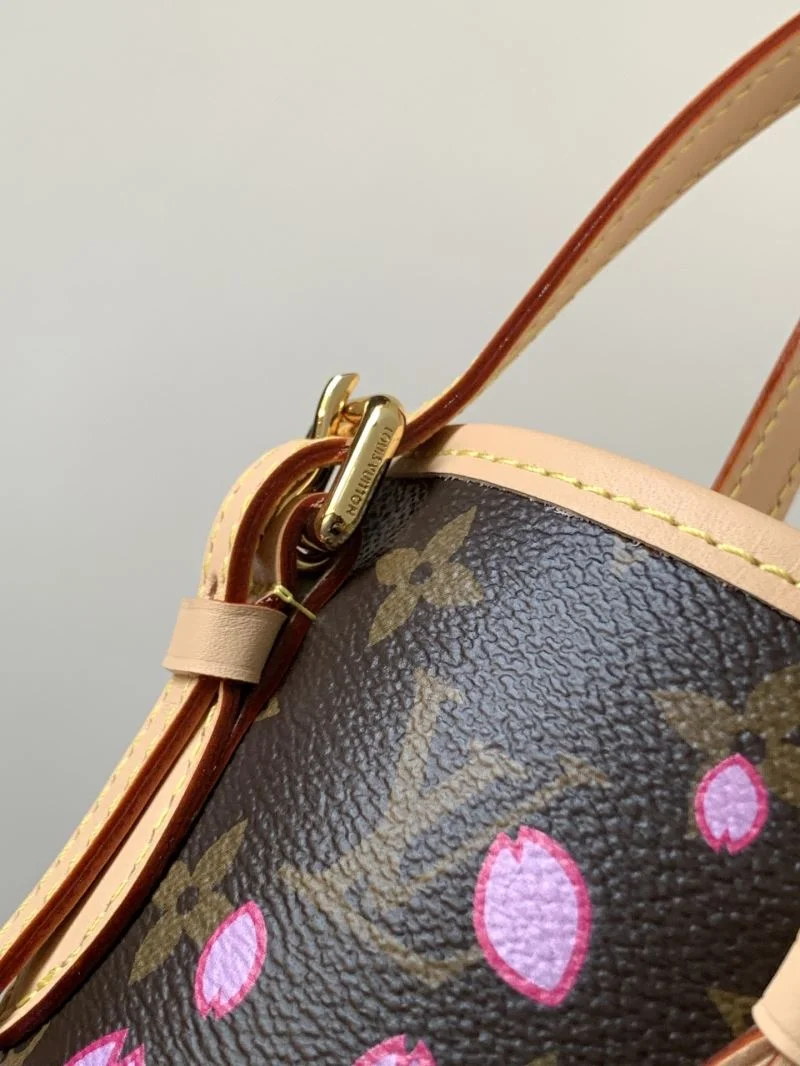 Vibrant Louis Vuitton Shopping Bags 38811
