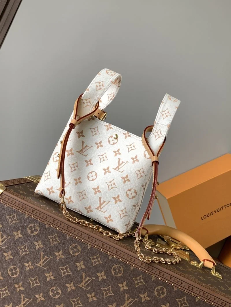 Louis Vuitton Shopping Bags Minimalist 38793