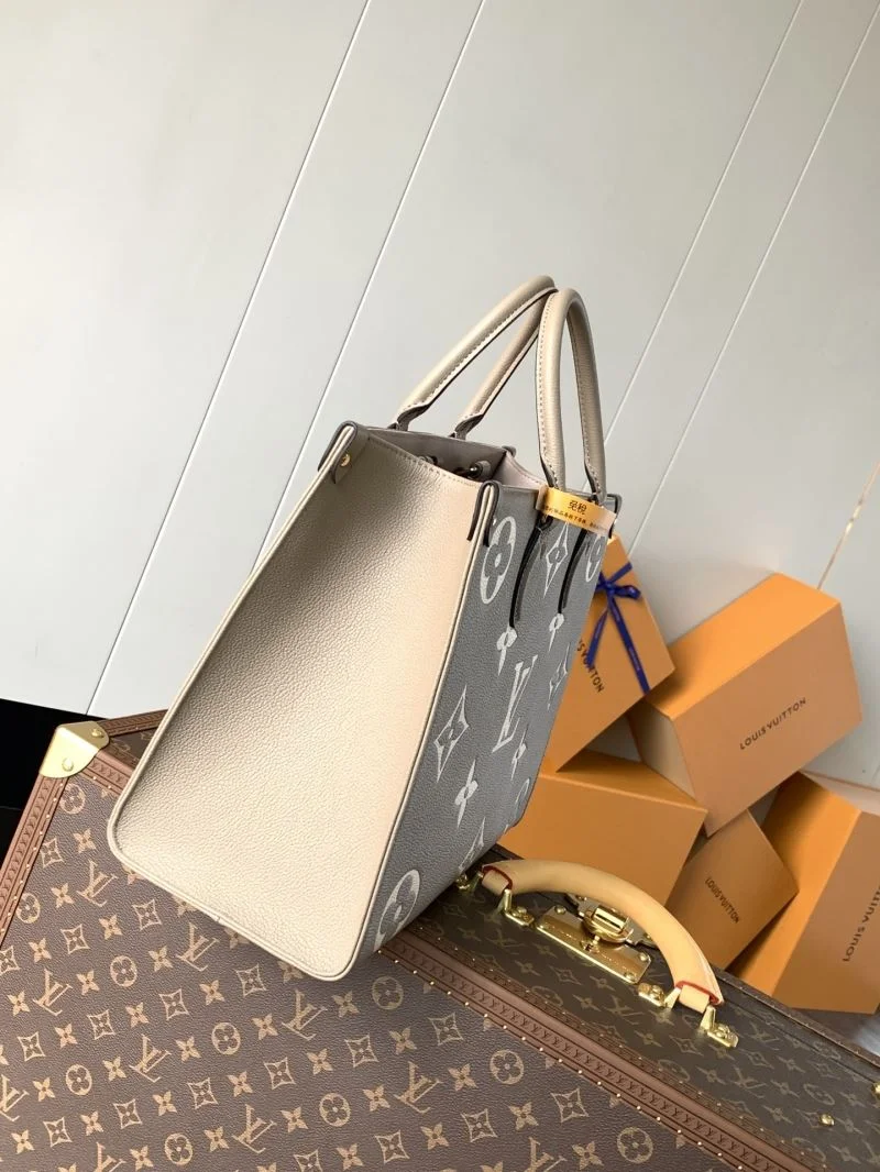 WeatherProof Louis Vuitton Shopping Bags 38800