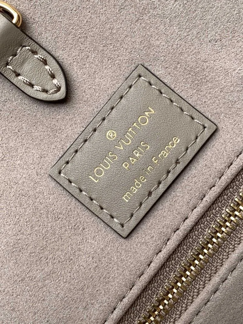 WeatherProof Louis Vuitton Shopping Bags 38800