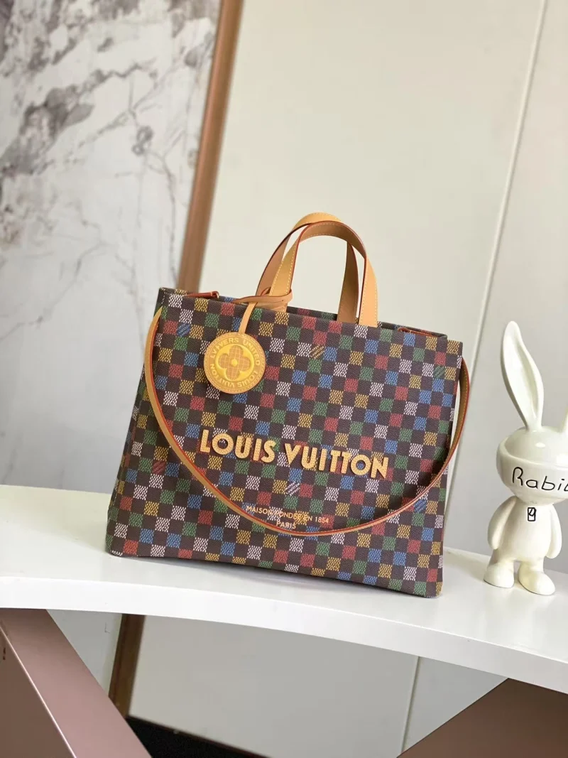 Breathable Louis Vuitton Shopping Bags 38798