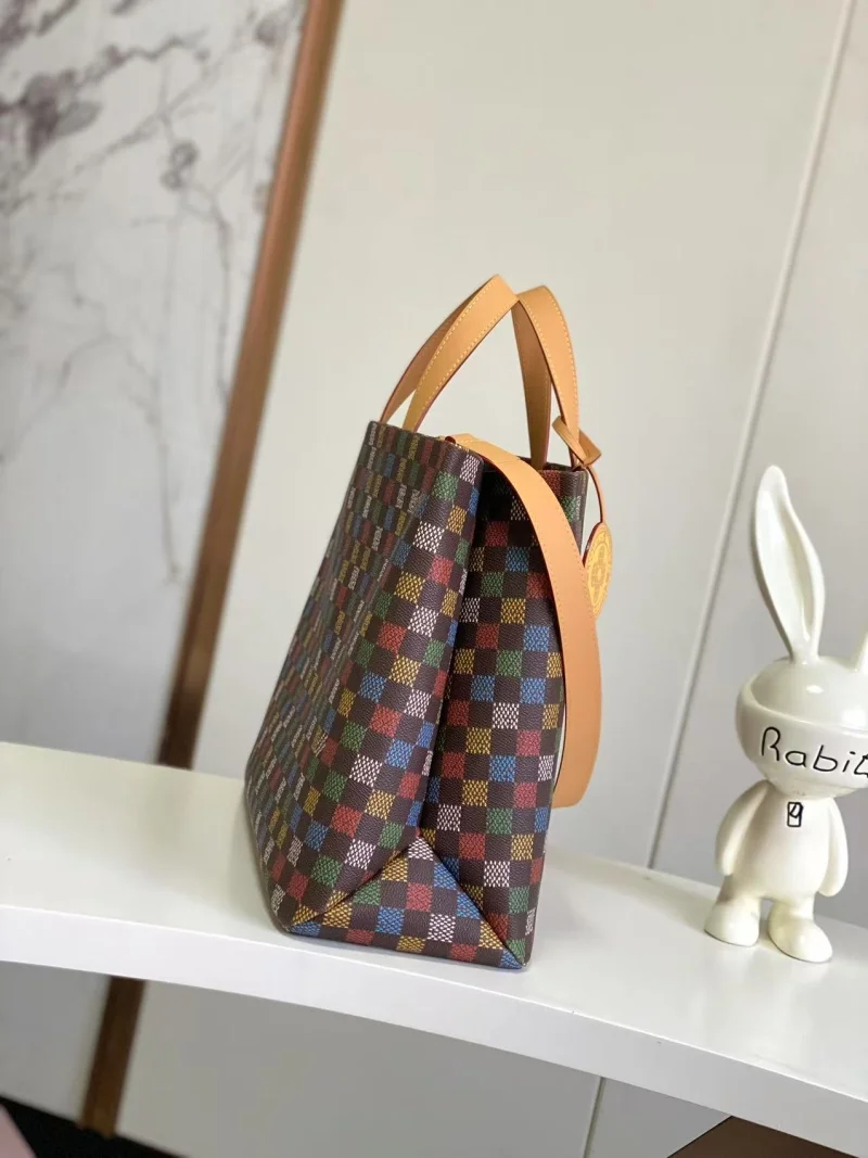 Breathable Louis Vuitton Shopping Bags 38798