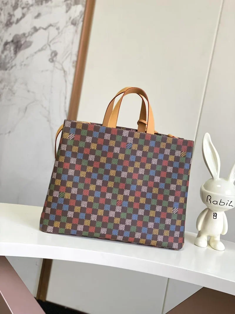Breathable Louis Vuitton Shopping Bags 38798