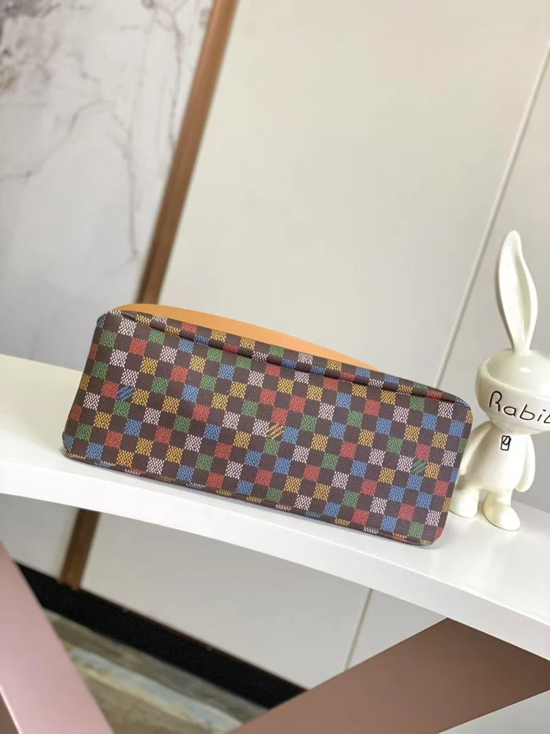 Breathable Louis Vuitton Shopping Bags 38798