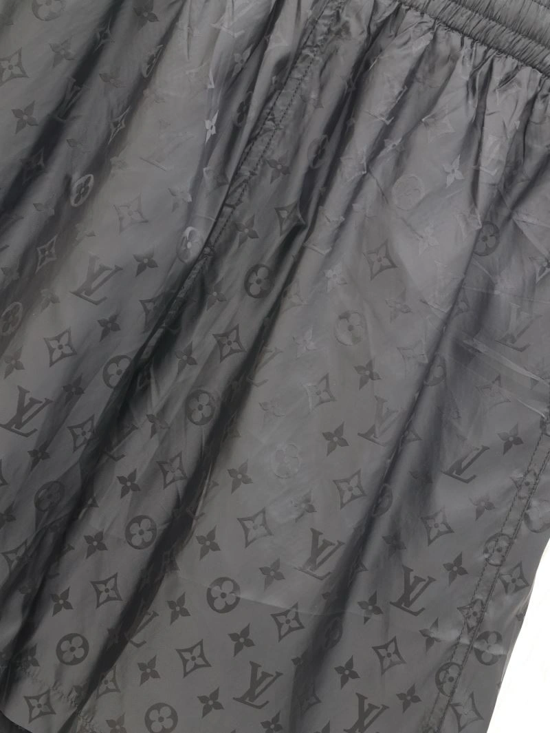 Snug Louis Vuitton Short Pants 138523
