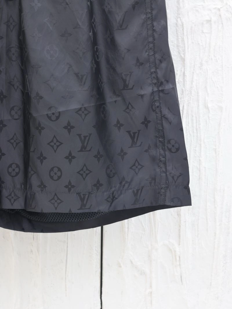 Snug Louis Vuitton Short Pants 138523