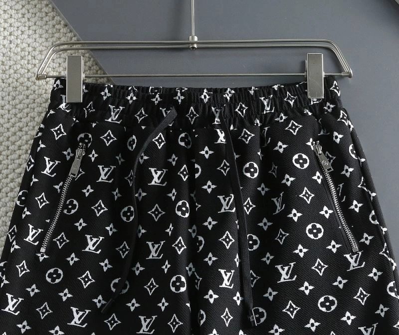 Sporty Louis Vuitton Short Pants 139118