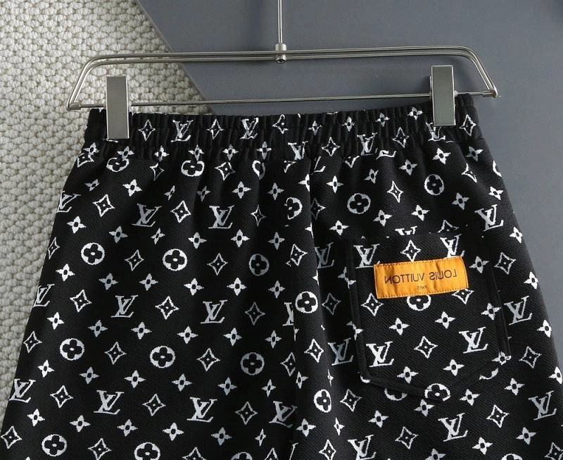Sporty Louis Vuitton Short Pants 139118