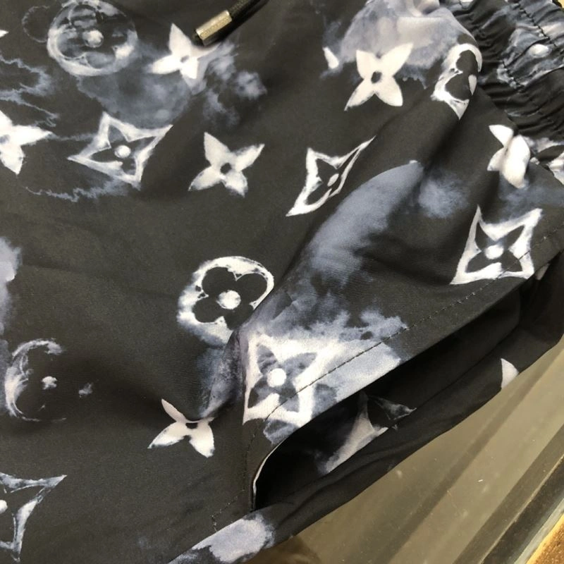 ModernLook Louis Vuitton Short Pants 138984